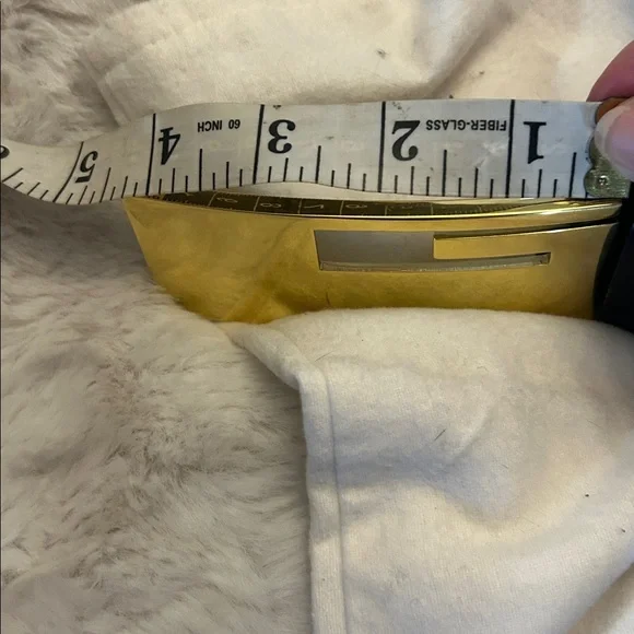 Gucci Tom Ford black leather belt with large gold tone G buckle. 24-27 - Picture 9 of 11